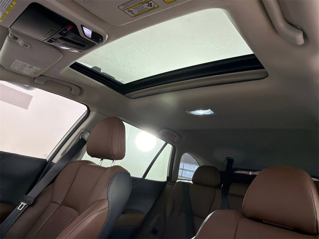 Used 2022 Subaru Outback Touring image 2