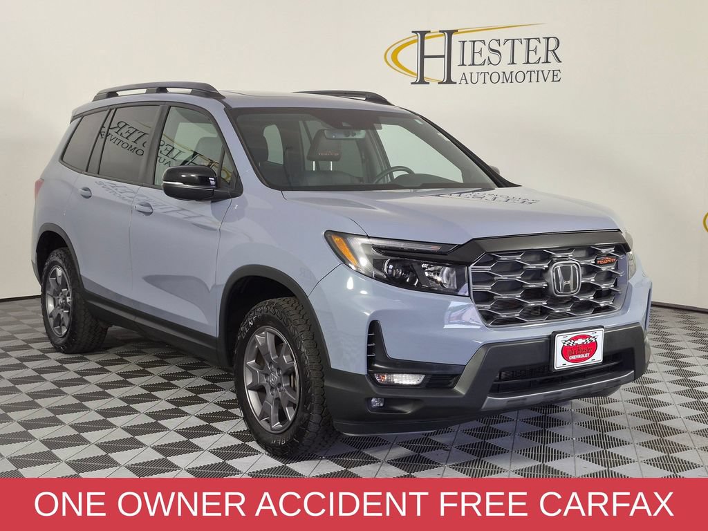 Used 2024 Honda Passport TrailSport image 2