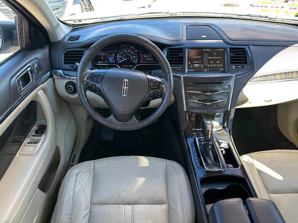 Used 2013 Lincoln MKS AWD image 4