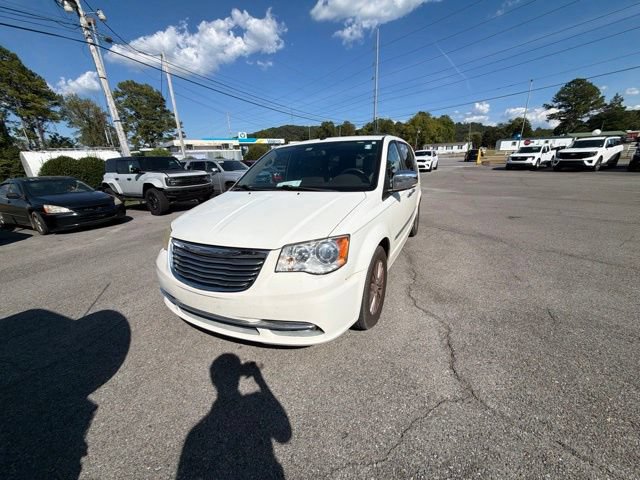 Used 2011 Chrysler Town & Country Limited FWD image 2