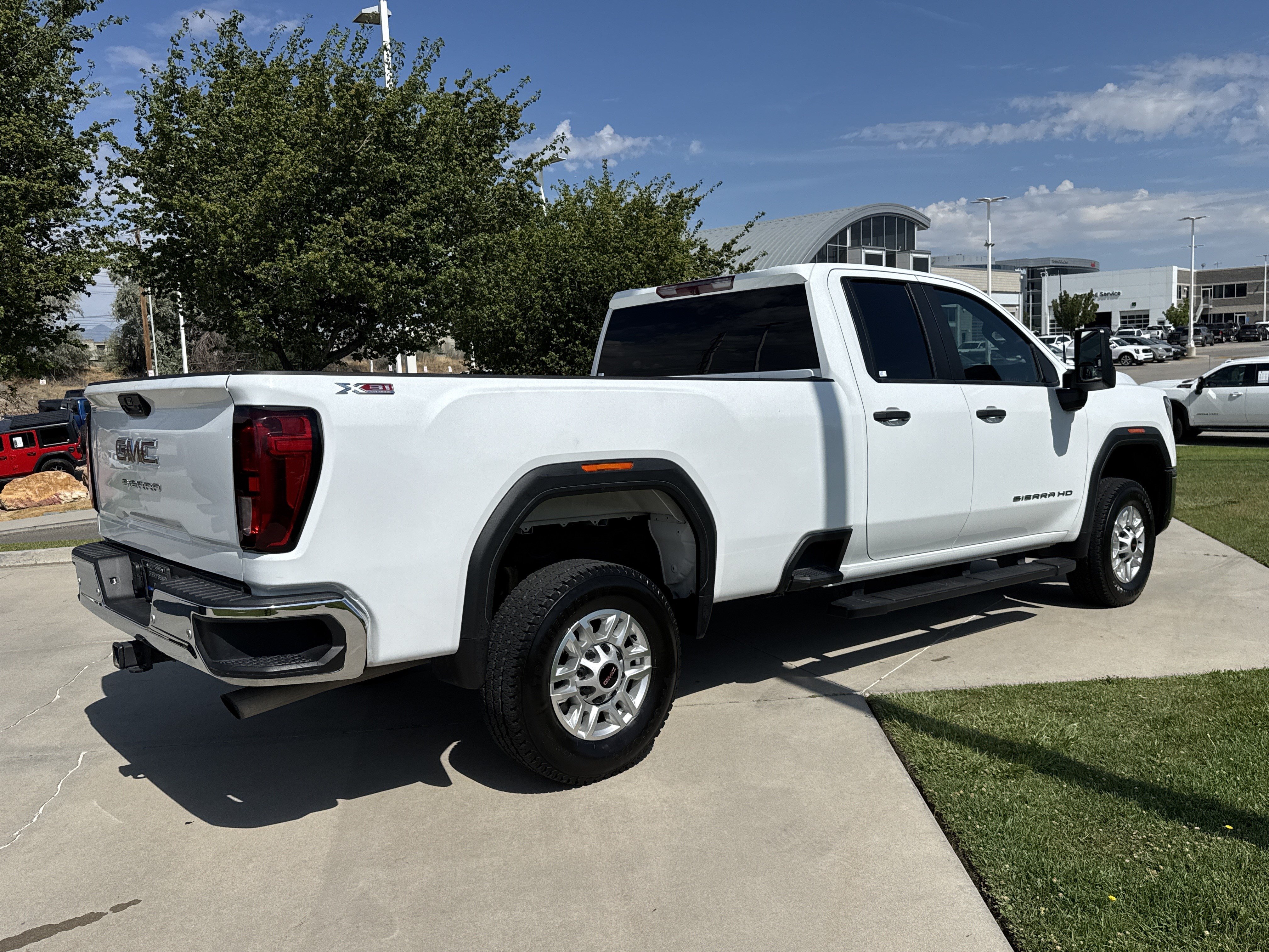 Used 2024 GMC Sierra 2500 Pro w/ 1SA Pro Safety Plus Package AWD/4WD image 6