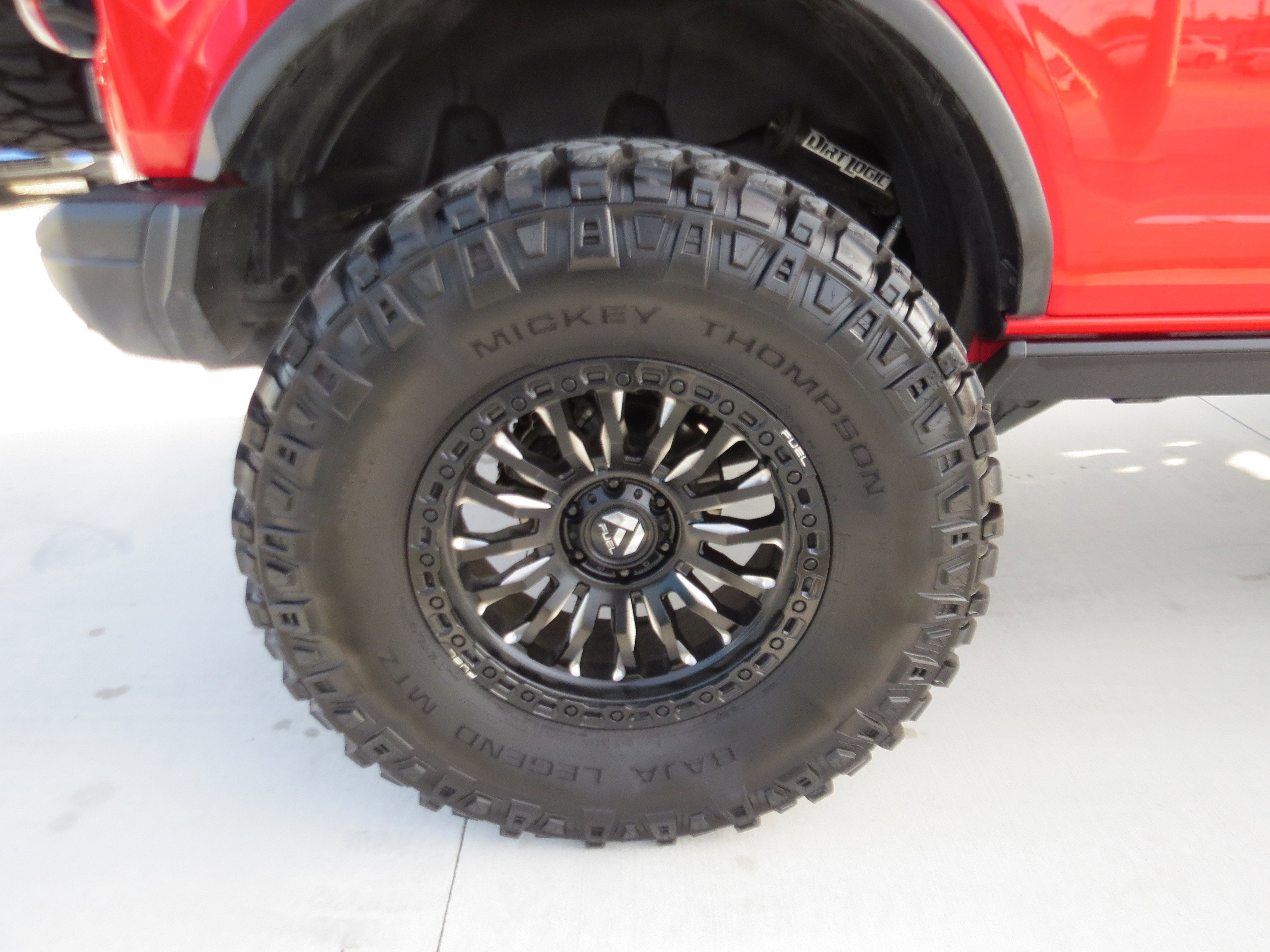 Used 2023 Ford Bronco Badlands image 10