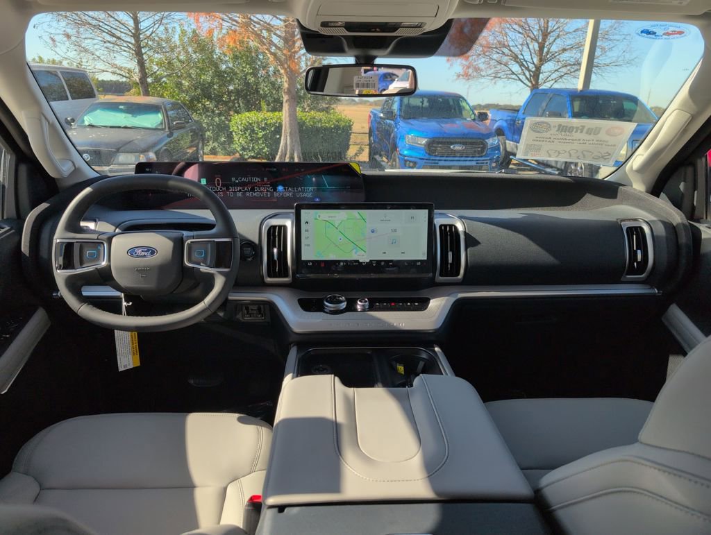 New 2026 Ford Expedition Active image 8