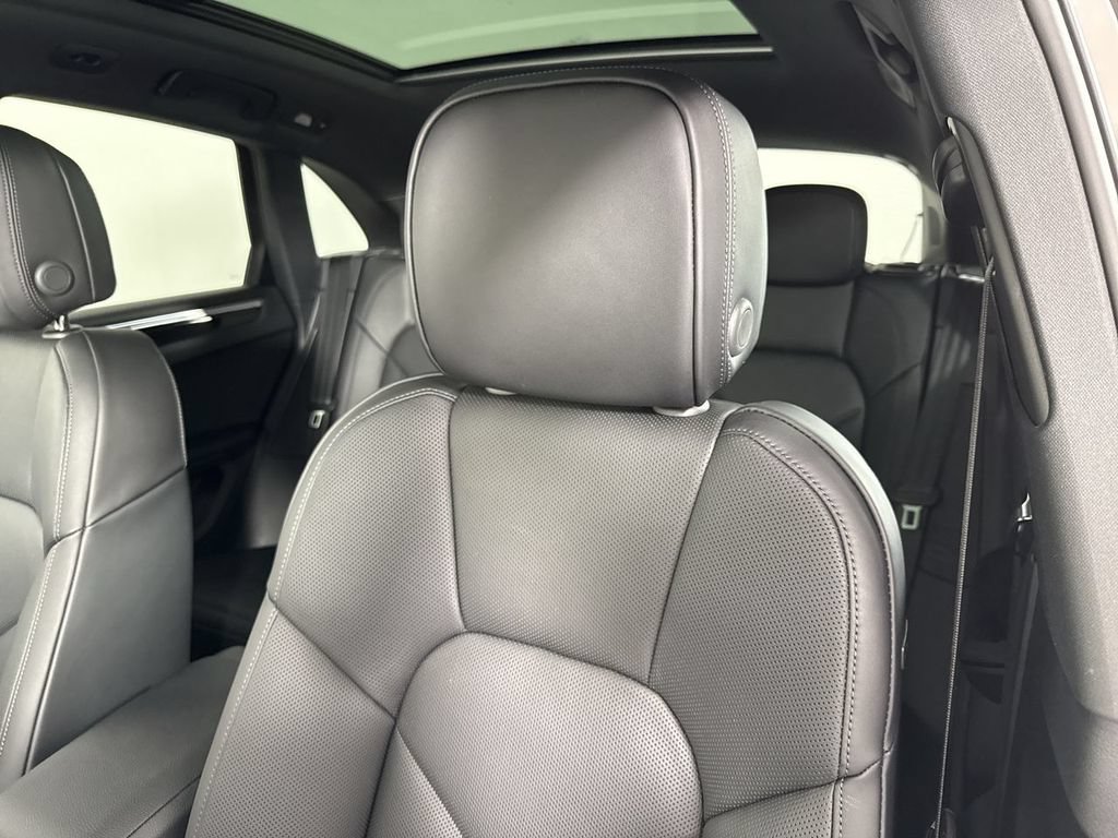 New 2026 Porsche Macan AWD/4WD image 40