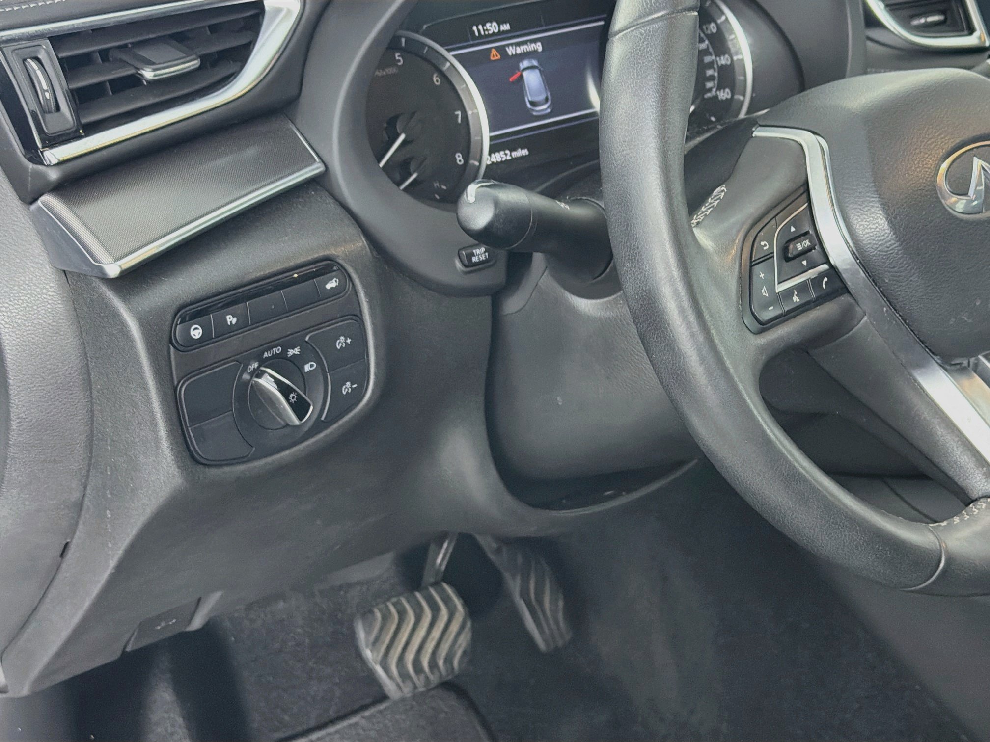 Used 2023 INFINITI QX50 Luxe FWD image 17