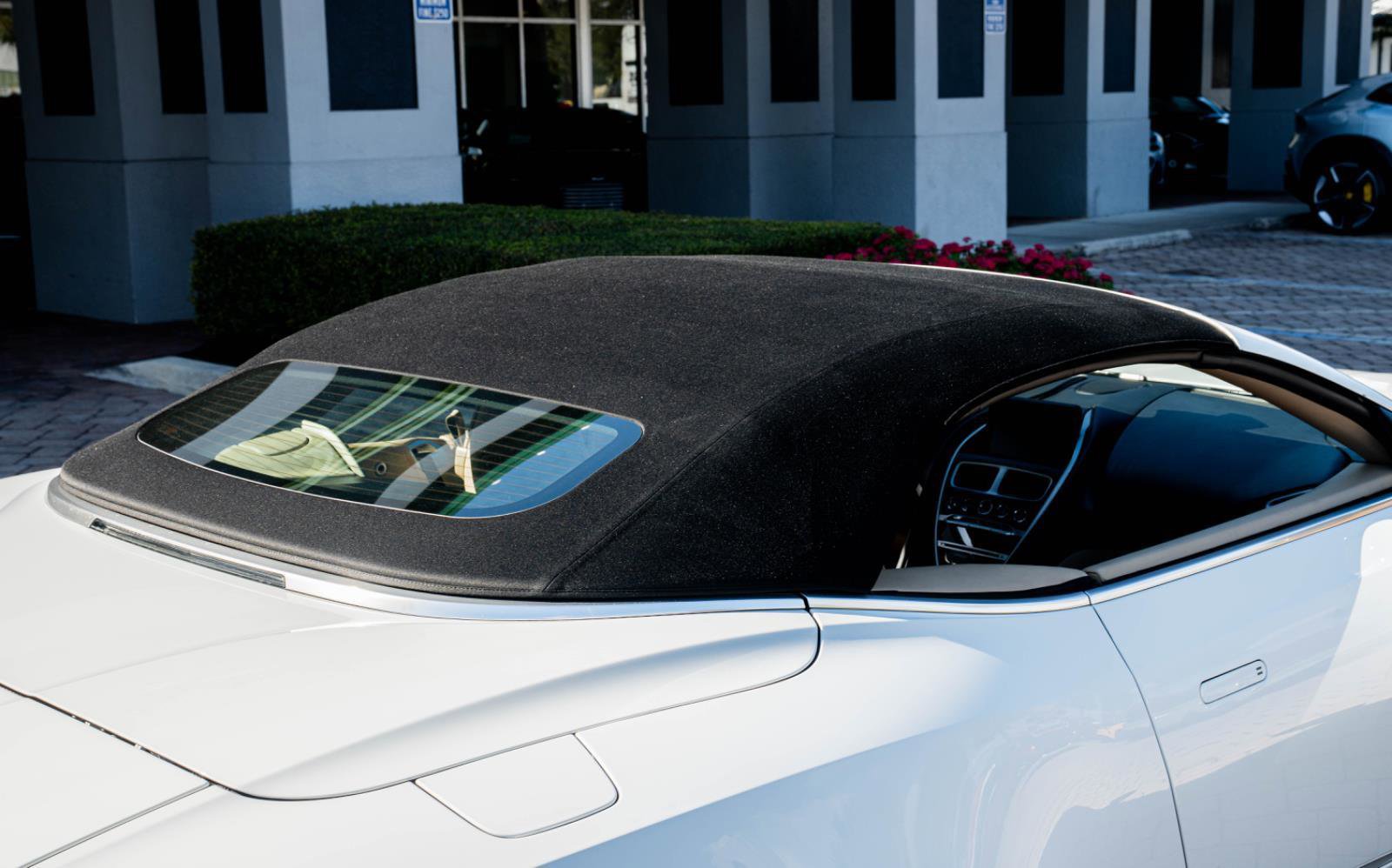 Used 2019 Aston Martin DB11 Volante image 24