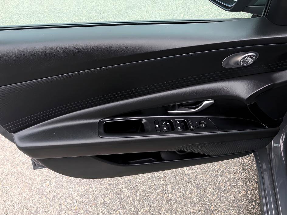 Used 2024 Hyundai Elantra SEL FWD image 16