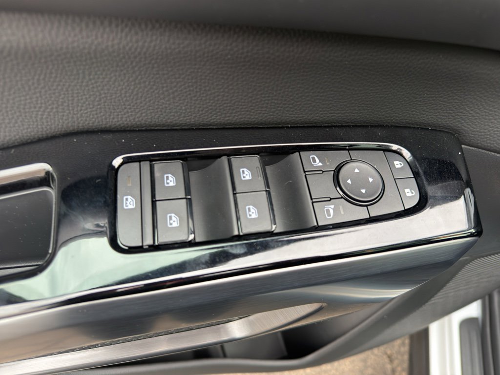 New 2026 Nissan Pathfinder SL image 12