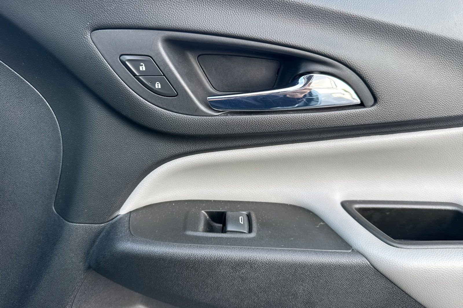 Certified 2021 Chevrolet Equinox LT w/ Driver Convenience Package image 19