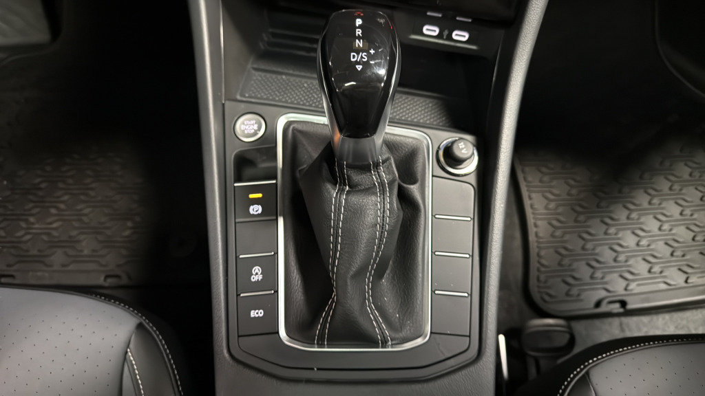 New 2026 Volkswagen Jetta SE FWD image 37