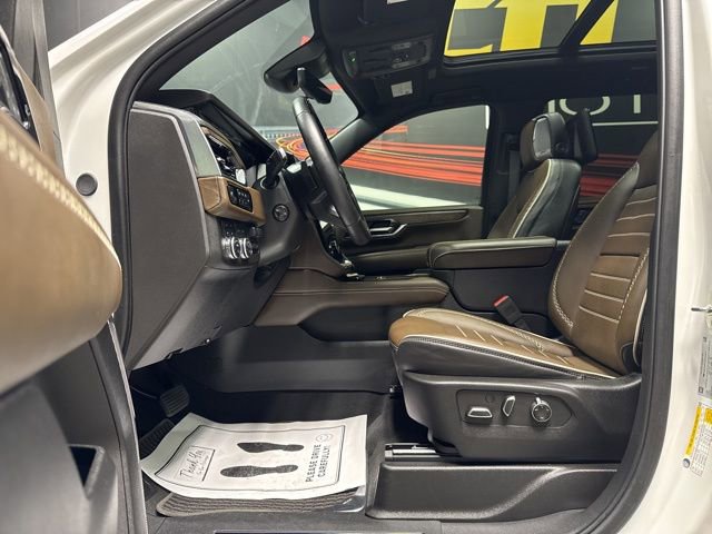 Used 2025 GMC Yukon XL Denali Ultimate image 5