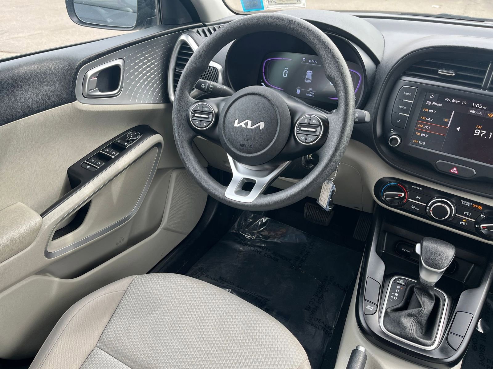 Used 2025 Kia Soul LX w/ LX Technology Package image 31
