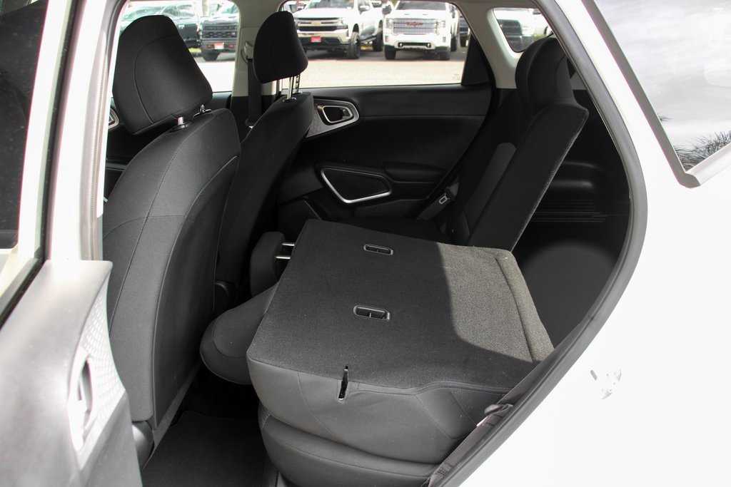 Used 2023 Kia Soul S image 32