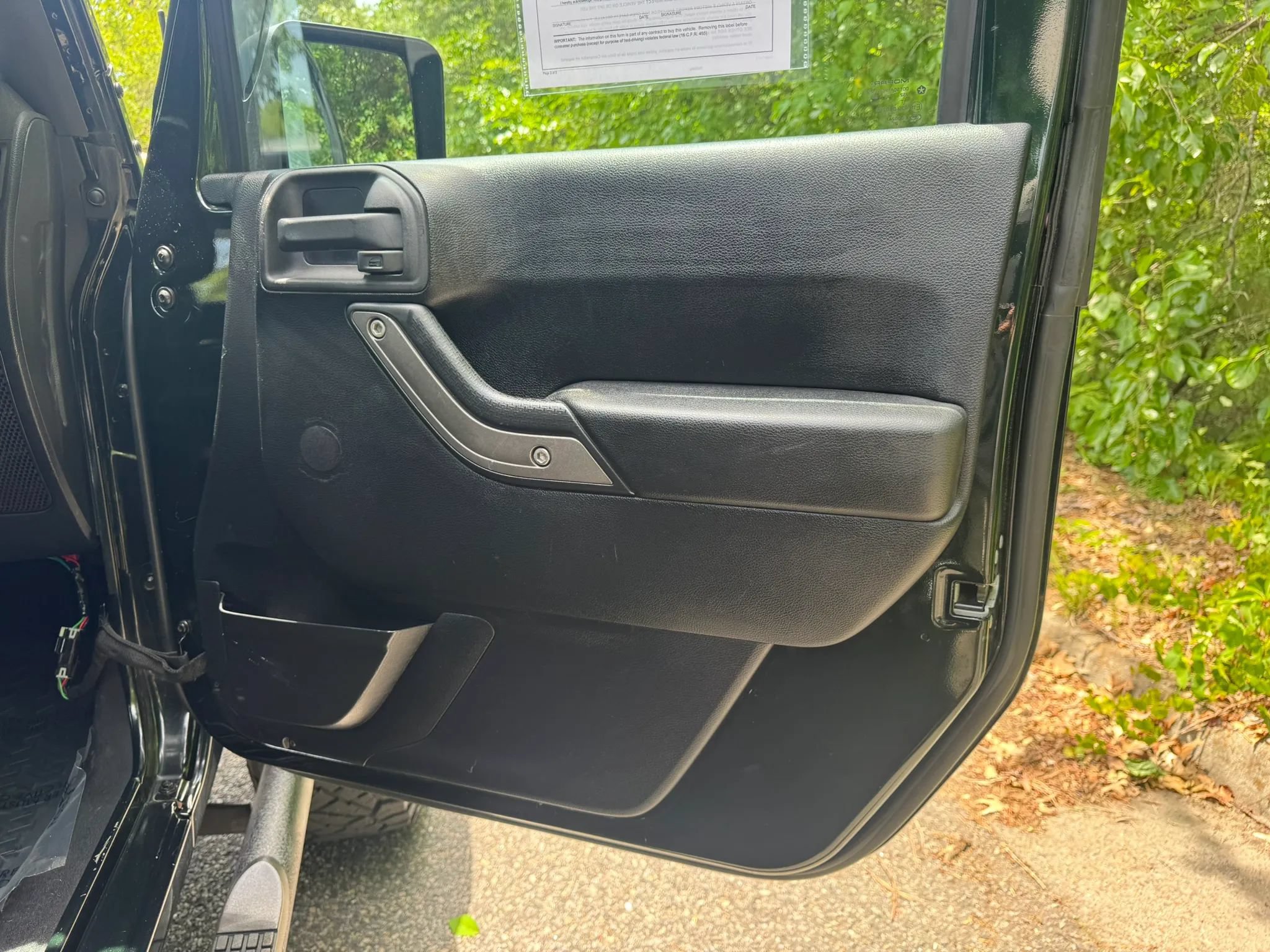 Used 2012 Jeep Wrangler Sport w/ Connectivity Group AWD/4WD image 8
