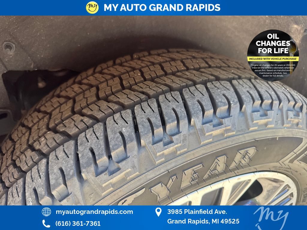 Used 2024 Jeep Wagoneer L Series II w/ Flexible Seating Group AWD/4WD image 34