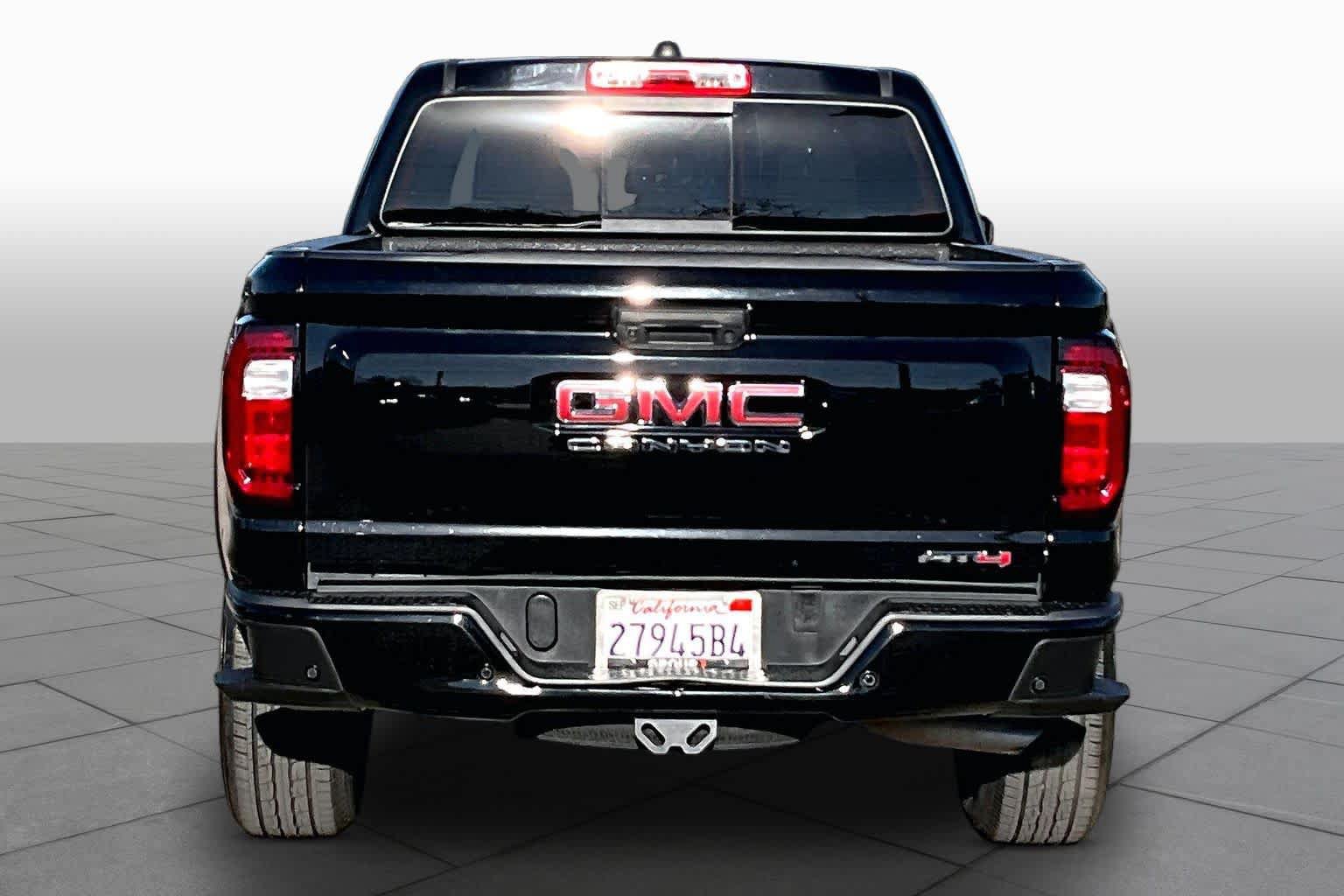 Used 2024 GMC Canyon AT4 w/ AT4 Premium Package AWD/4WD image 4