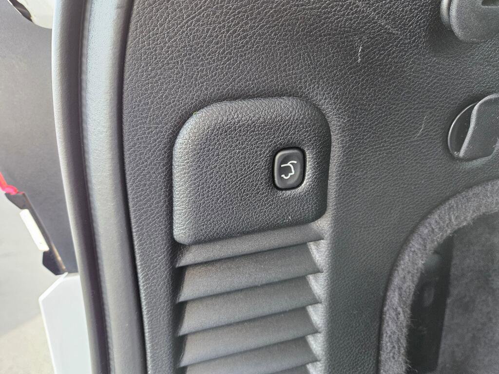 Used 2015 Jeep Grand Cherokee SRT w/ Luxury Group II image 18