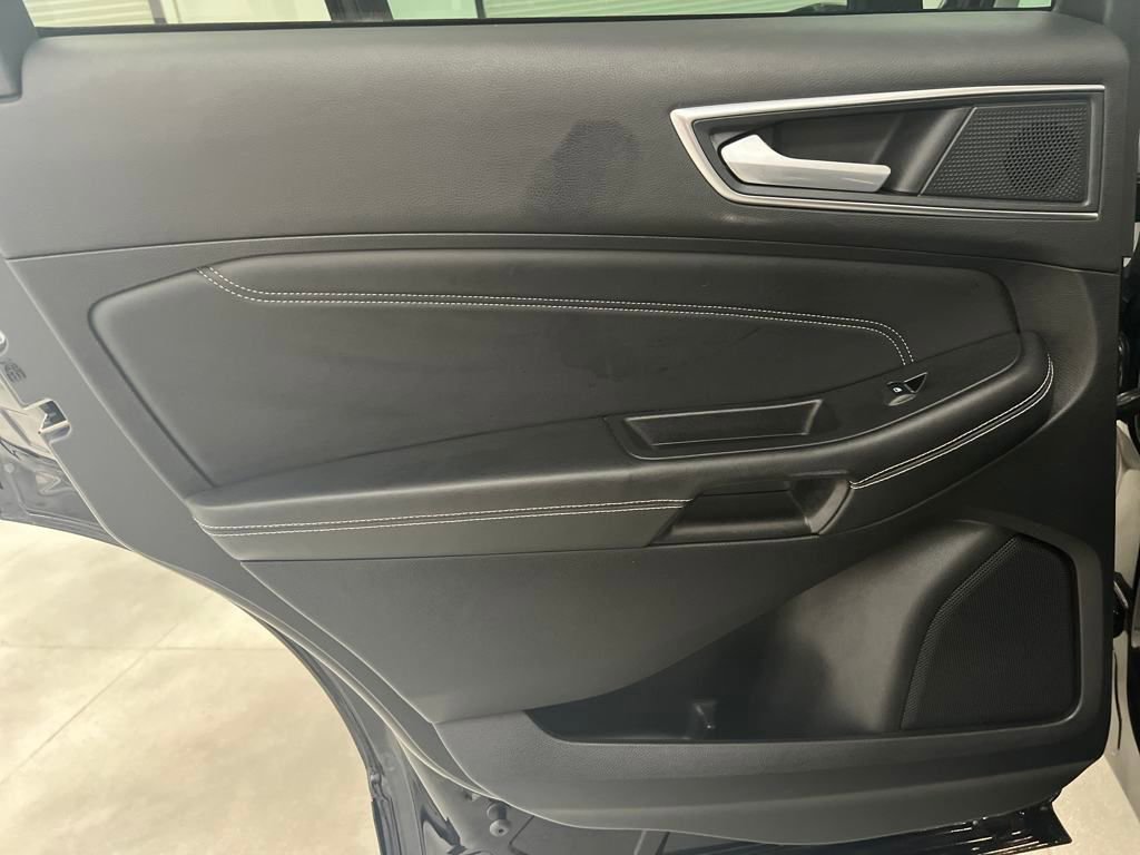 Used 2024 Ford Edge Titanium image 15