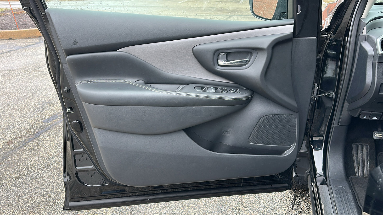 Certified 2024 Nissan Murano SV w/ SV Midnight Edition Package image 14