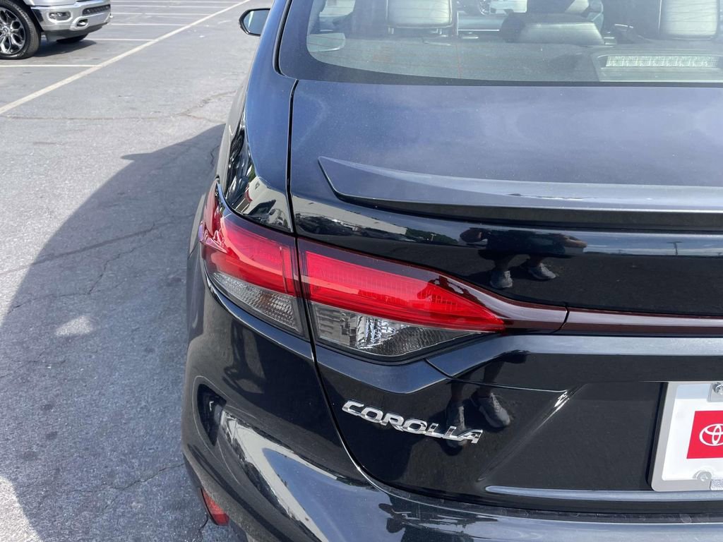 Used 2022 Toyota Corolla XSE image 19