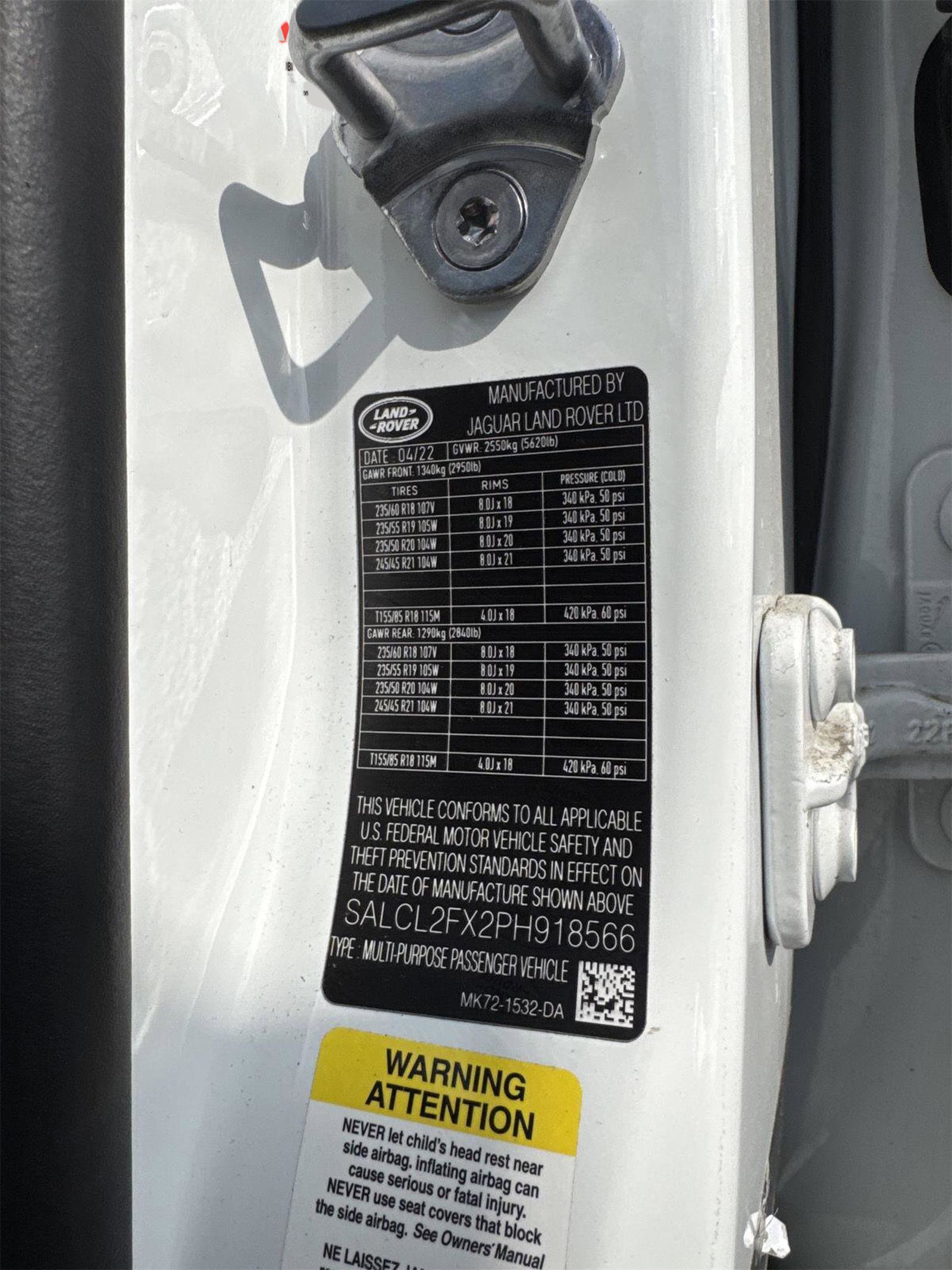 Used 2023 Land Rover Discovery Sport SE R-Dynamic image 13