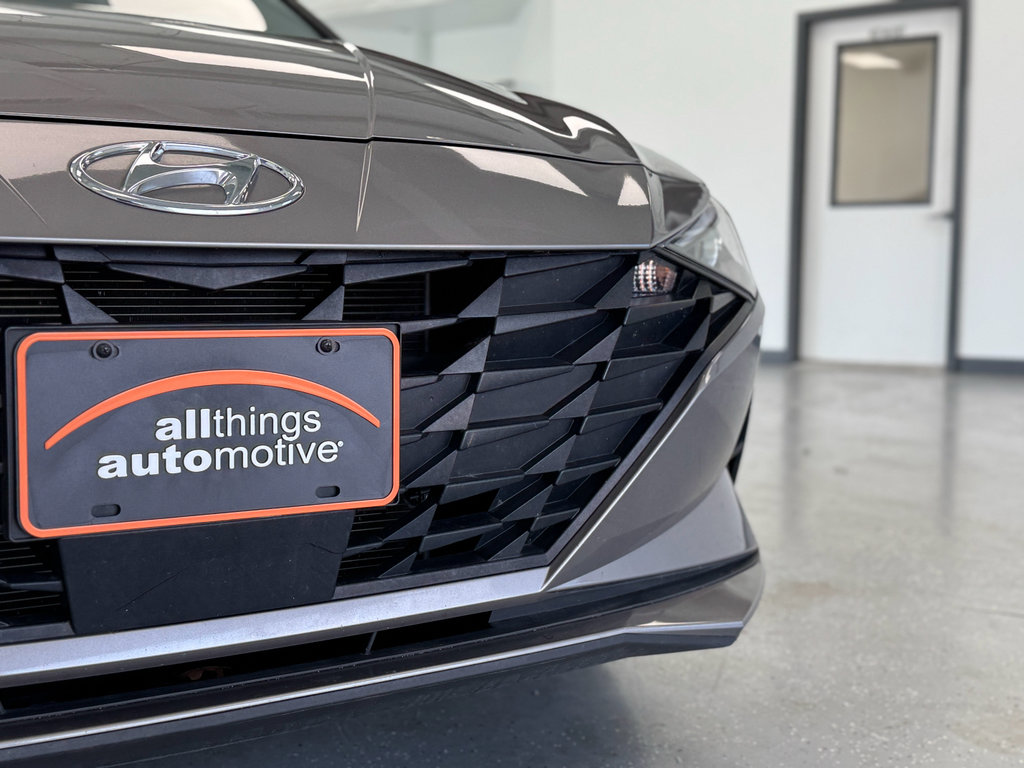 Used 2023 Hyundai Elantra SEL w/ Convenience Package image 11