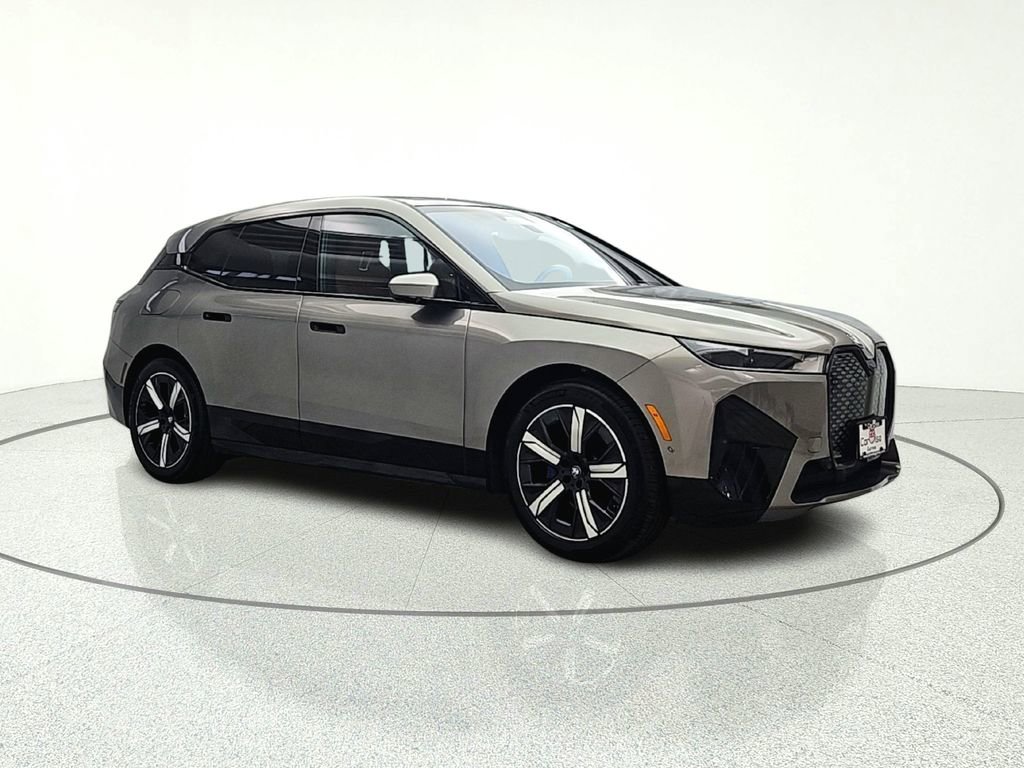 Used 2023 BMW iX xDrive50 w/ Ultimate Package 2 AWD/4WD image 9