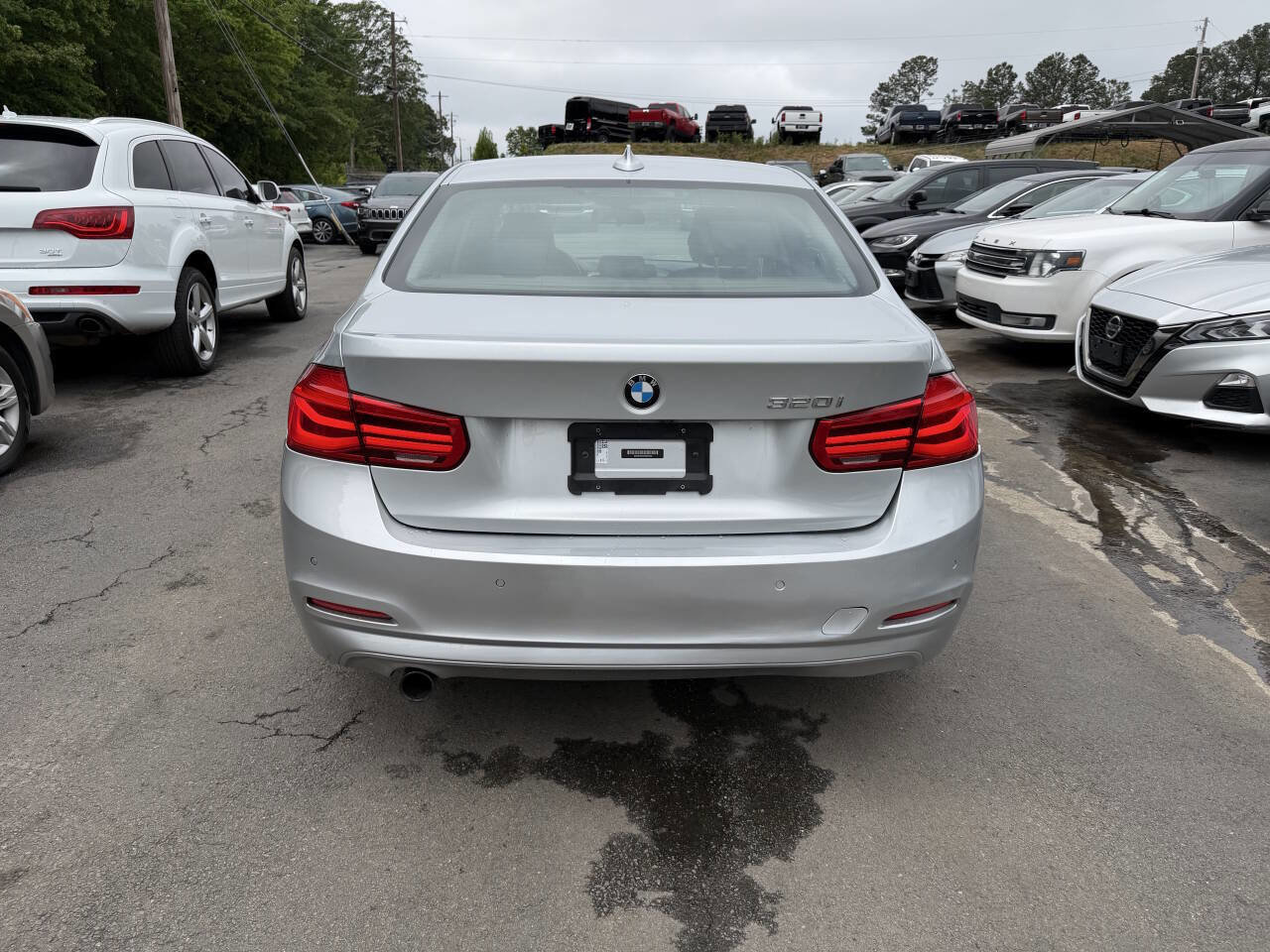 Used 2017 BMW 320i Sedan w/ Premium Package RWD image 6