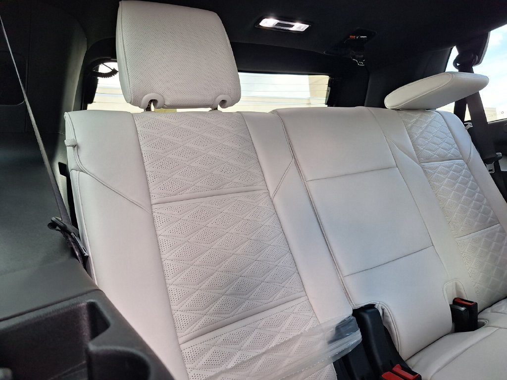 New 2026 Cadillac Escalade Platinum Luxury AWD/4WD image 32