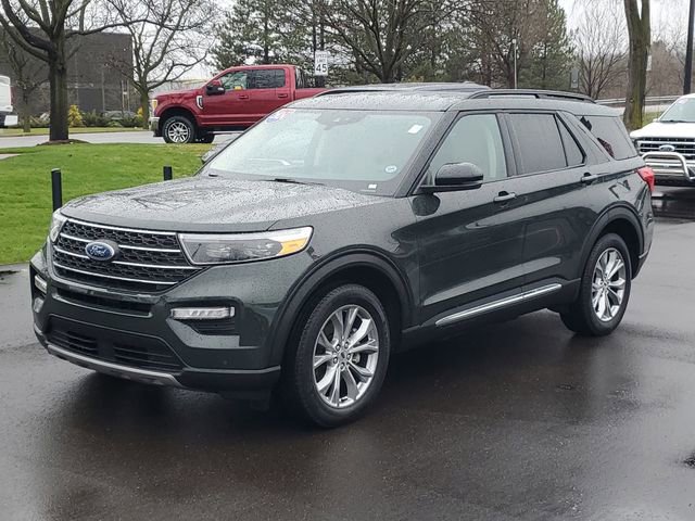 Certified 2024 Ford Explorer XLT w/ Equipment Group 202A AWD/4WD image 2