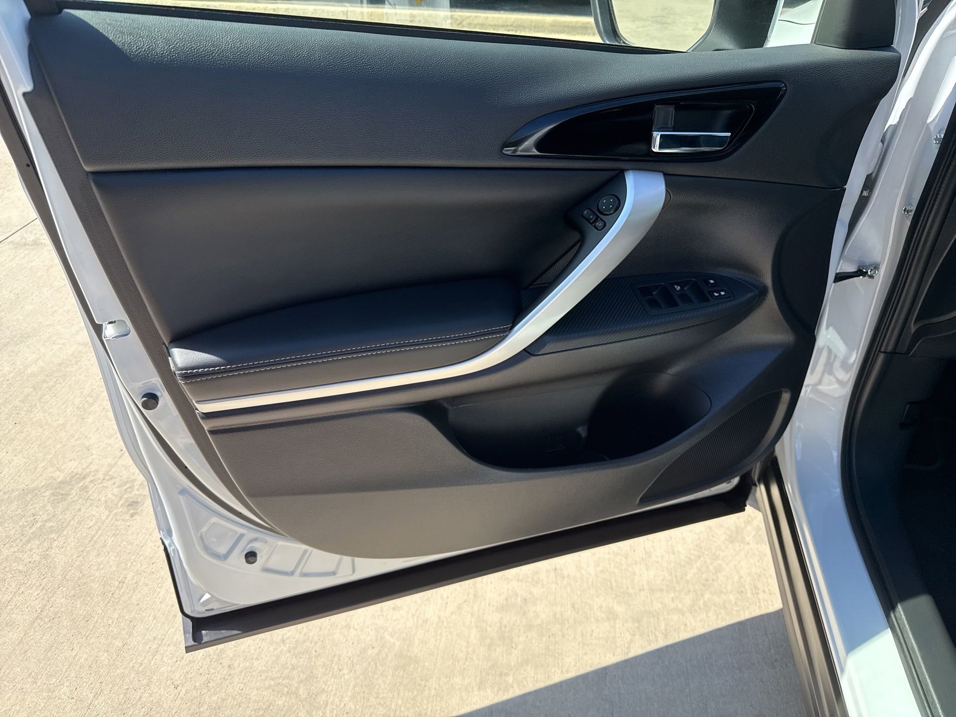 New 2026 Mitsubishi Eclipse Cross SE image 5