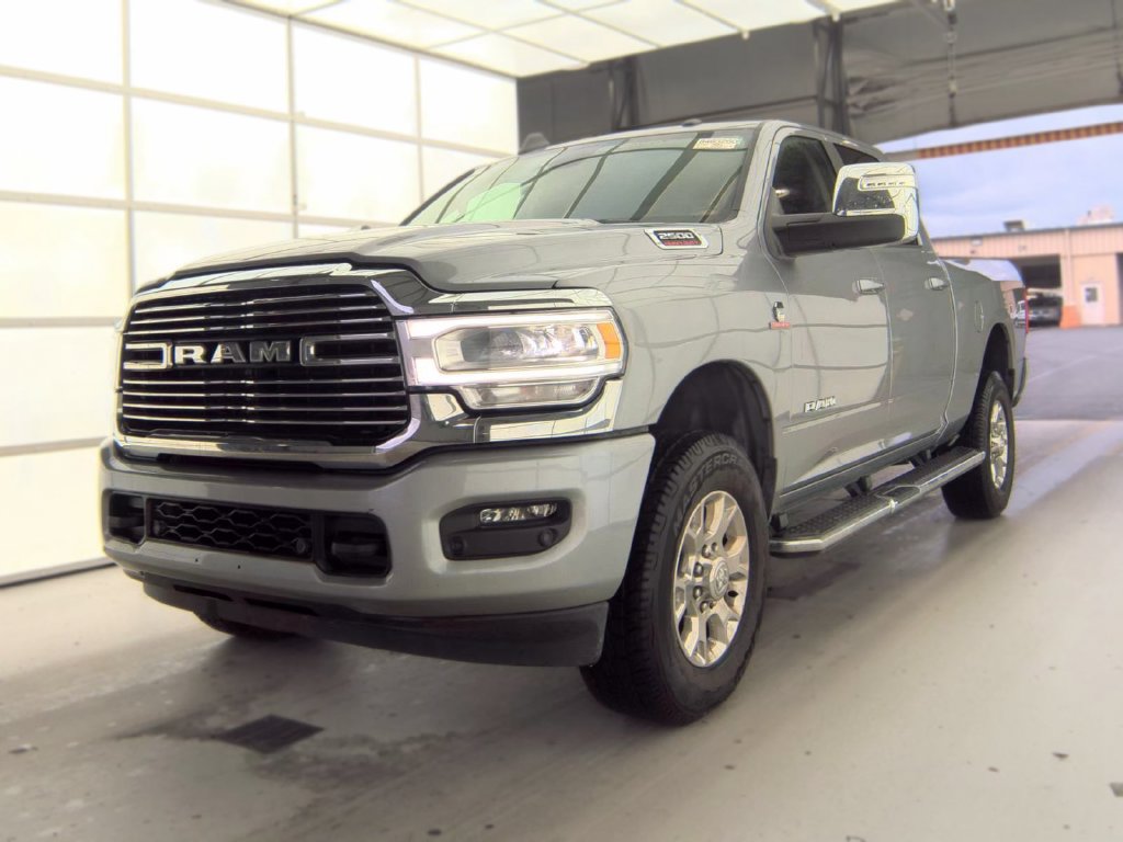 Used 2024 RAM 2500 Laramie AWD/4WD image 2