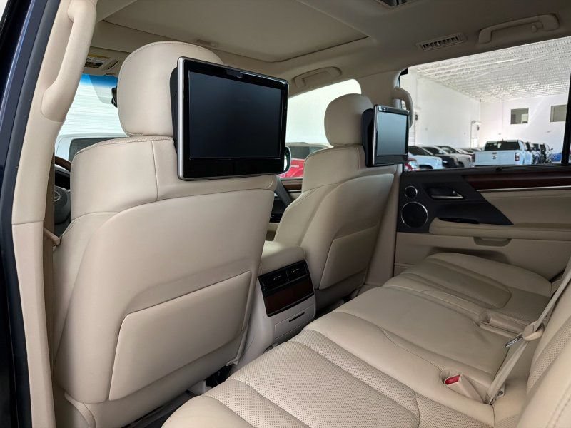 Used 2016 Lexus LX 570 4WD w/ Luxury Package image 20