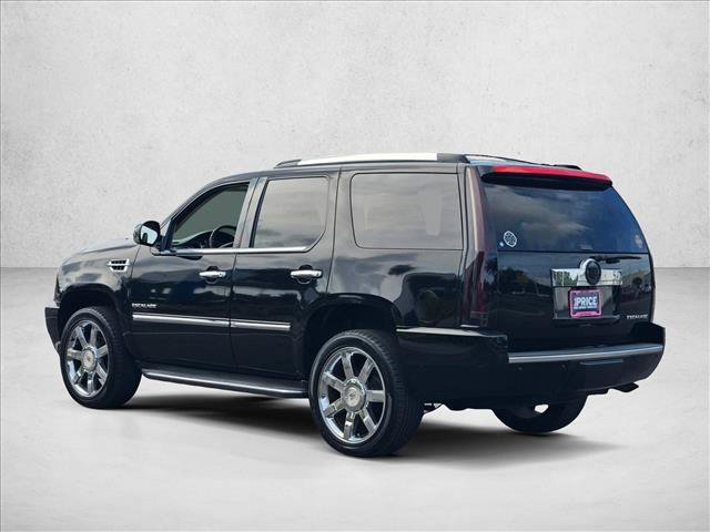 Used 2011 Cadillac Escalade Luxury RWD image 8