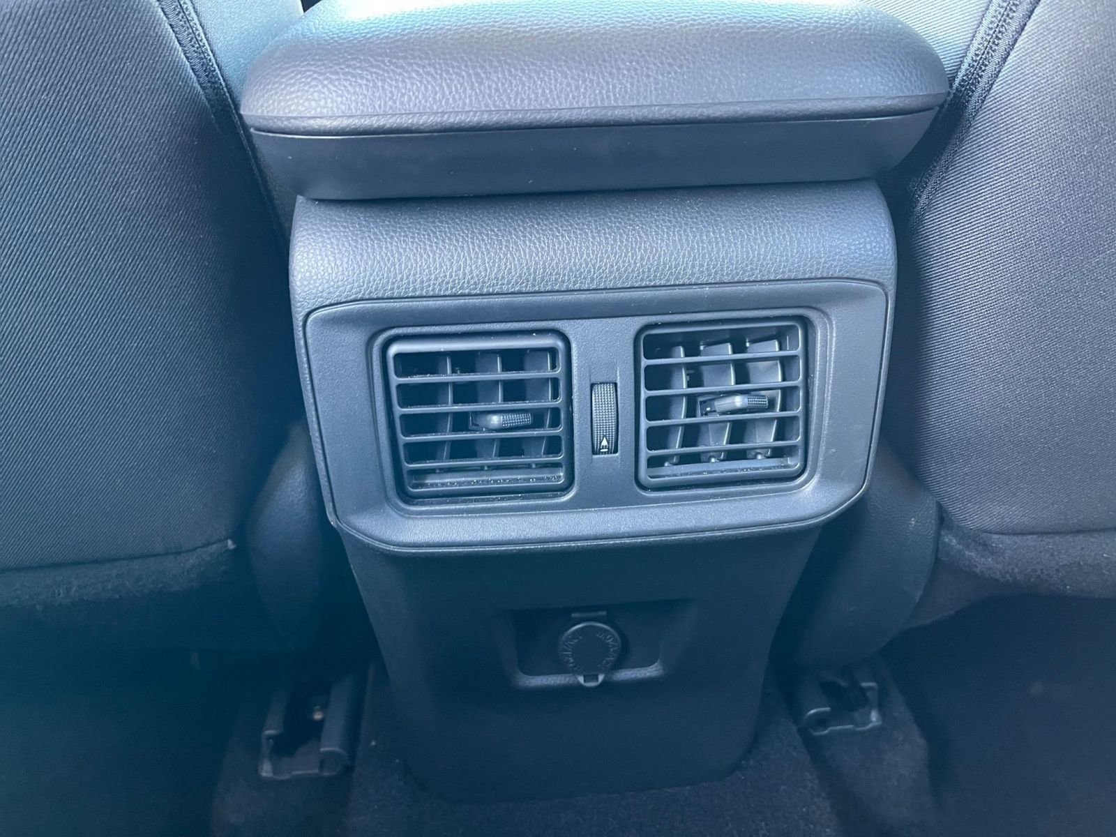 Used 2025 Toyota RAV4 LE image 23