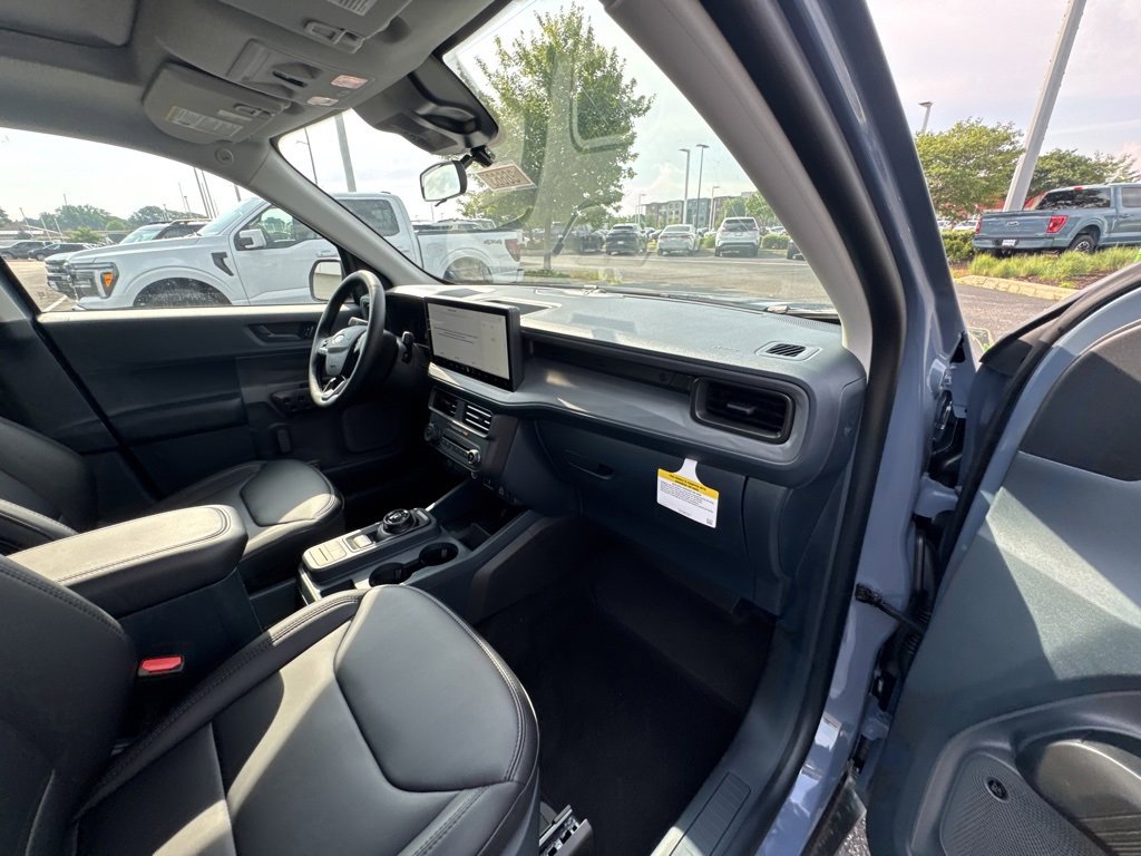 New 2025 Ford Maverick Lariat w/ Black Appearance Package image 19