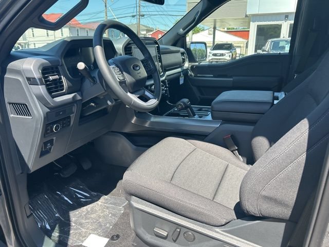 New 2026 Ford F150 XLT w/ Equipment Group 302A MID AWD/4WD image 19