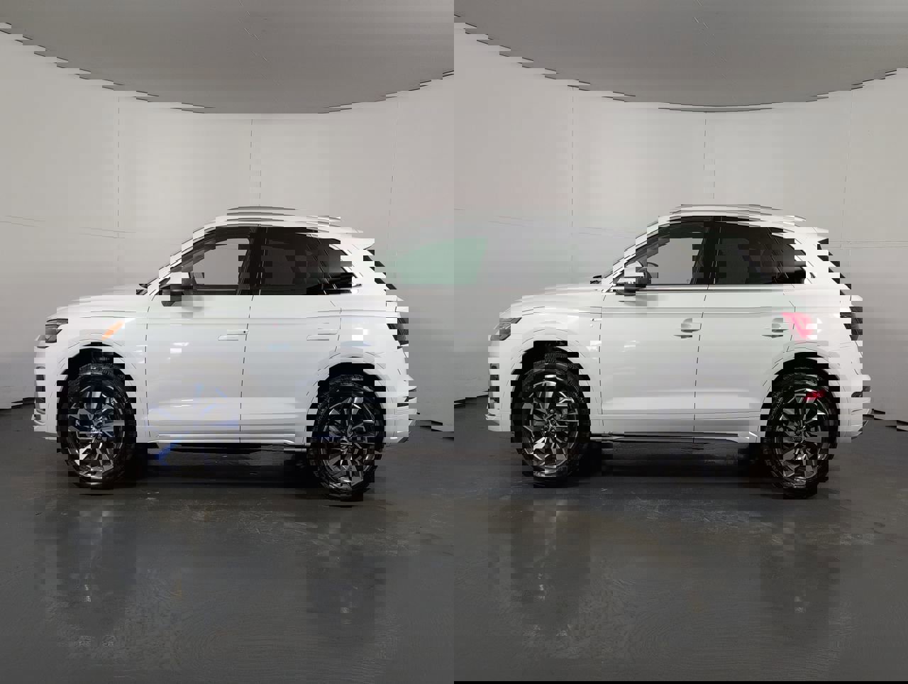 Certified 2025 Audi Q5 2.0T Premium Plus w/ Premium Plus Package image 31