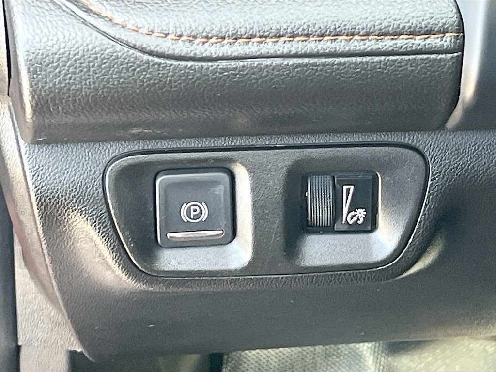 Used 2020 GMC Acadia AT4 w/ Driver Alert Package II AWD/4WD image 10