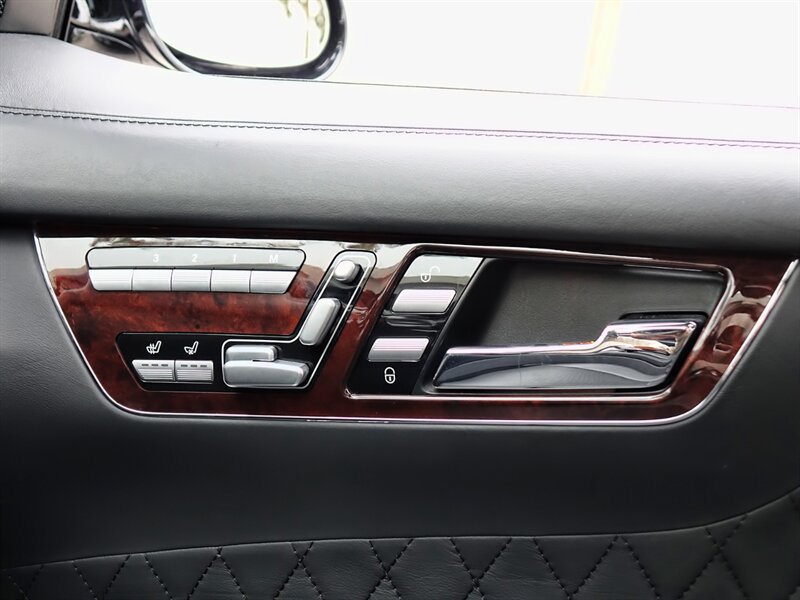 Used 2008 Mercedes-Benz CL 65 AMG image 24