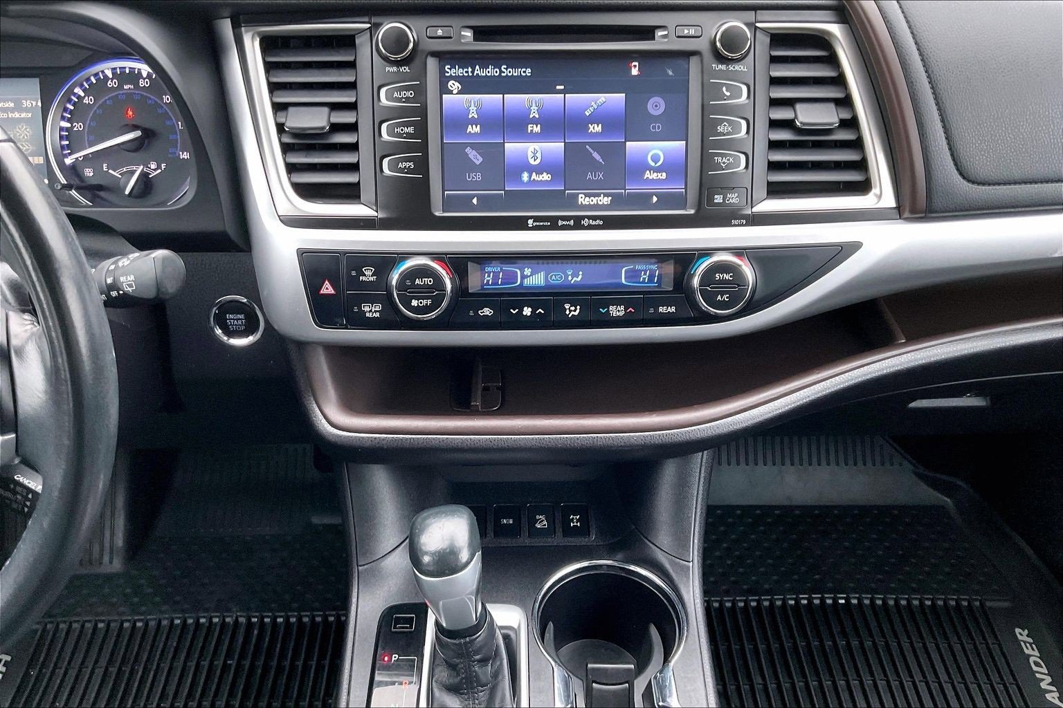 Used 2018 Toyota Highlander XLE image 9