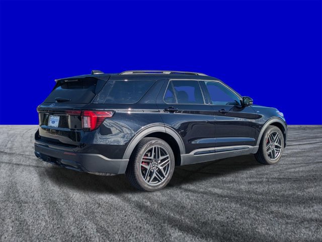 Certified 2026 Ford Explorer ST-Line w/ ST-Line Street Pack RWD image 4