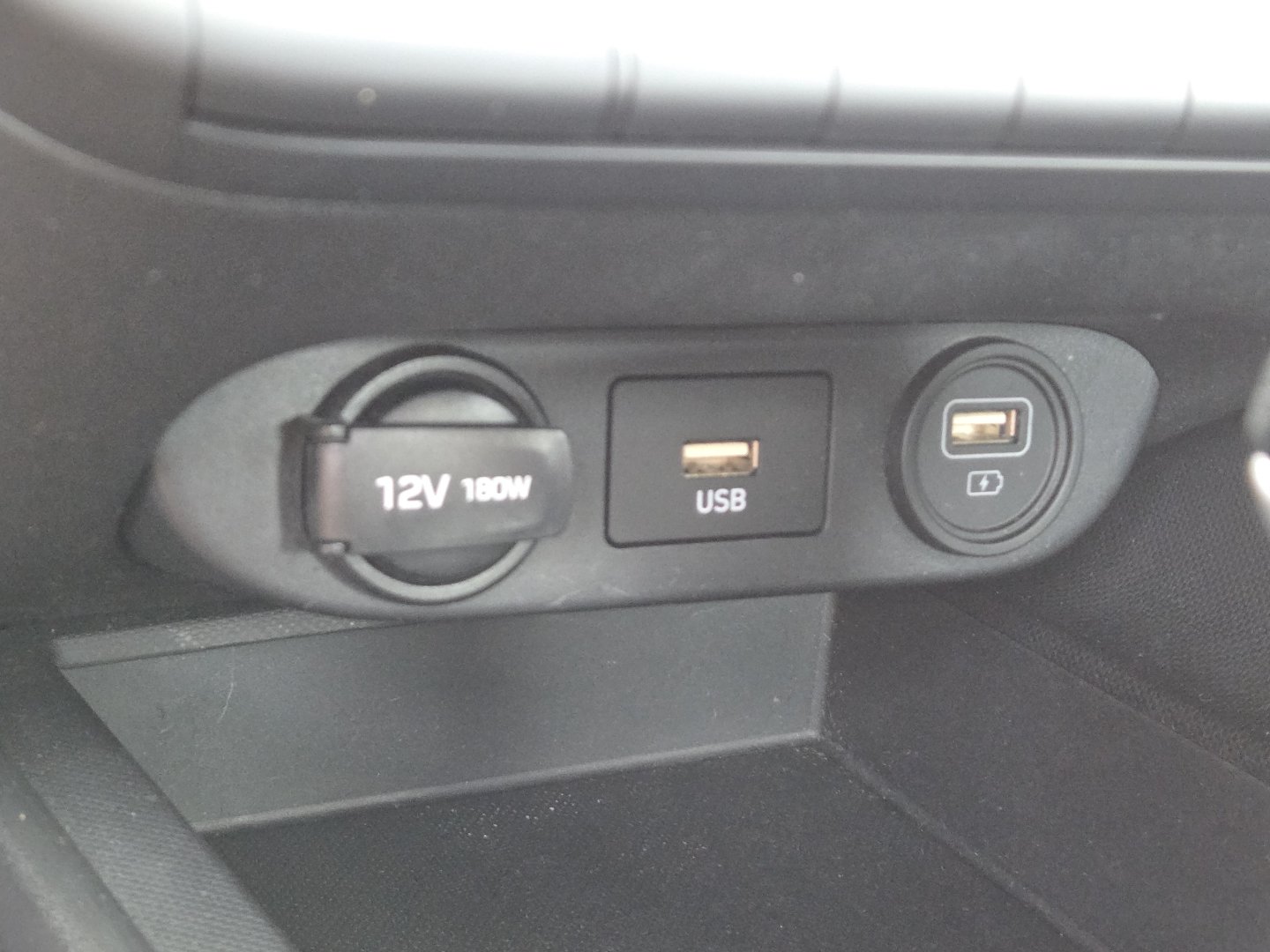 Used 2021 Hyundai Elantra SE FWD image 8