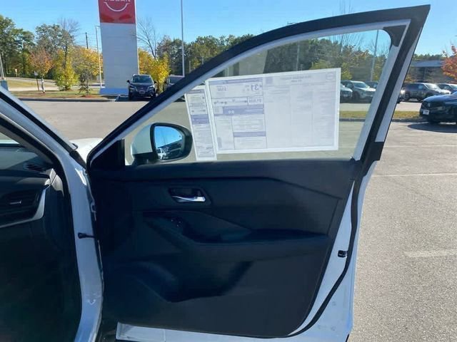 New 2026 Nissan Rogue SV image 25