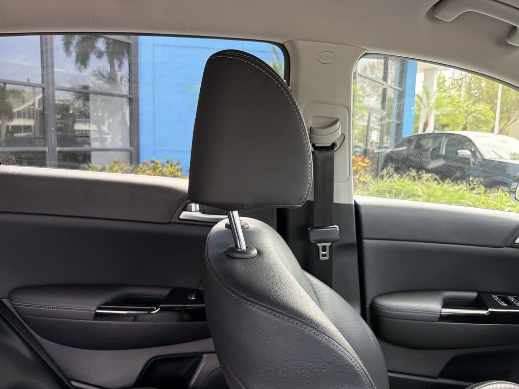 Used 2021 Kia Sportage EX image 16