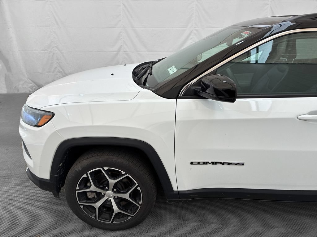 Used 2024 Jeep Compass Limited AWD/4WD image 3