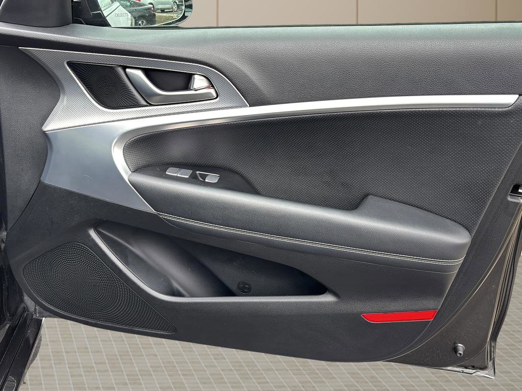 Used 2022 Genesis G70 3.3T image 36