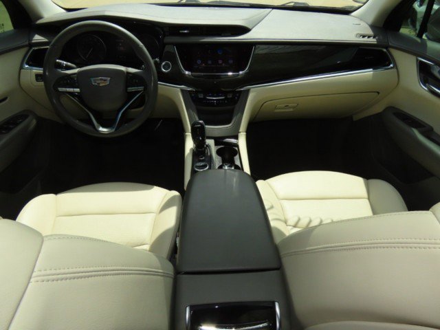 Used 2022 Cadillac XT6 Premium Luxury w/ Technology Package FWD image 22