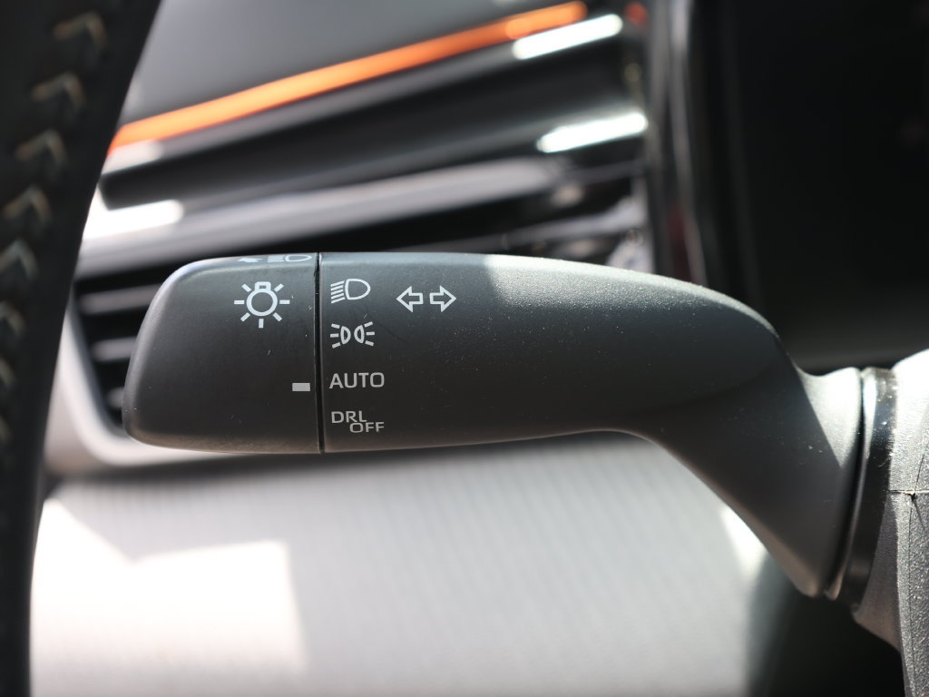 Used 2025 Toyota Camry SE w/ Convenience Package FWD image 34