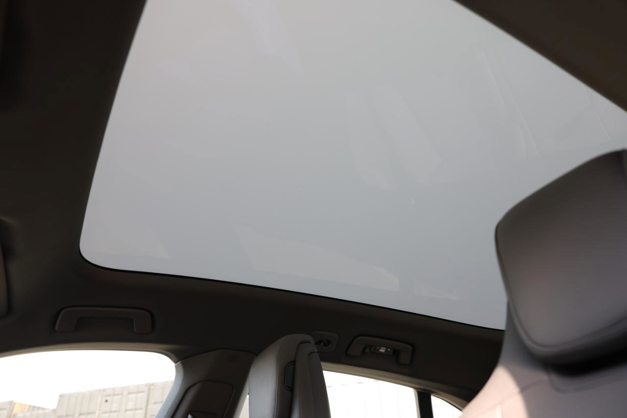 Used 2023 Porsche Taycan 4S image 26